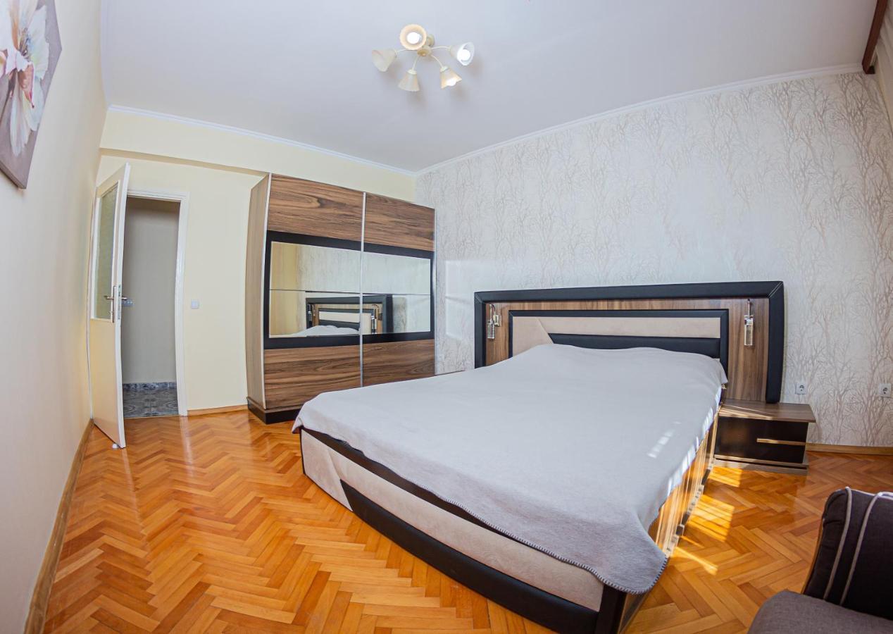 Apartment Emili City Center Бар Экстерьер фото
